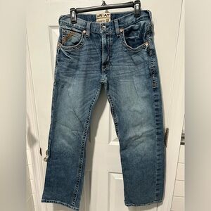 Ariat Men's Classic Indigo Straight Fit Straight leg M5 Jeans